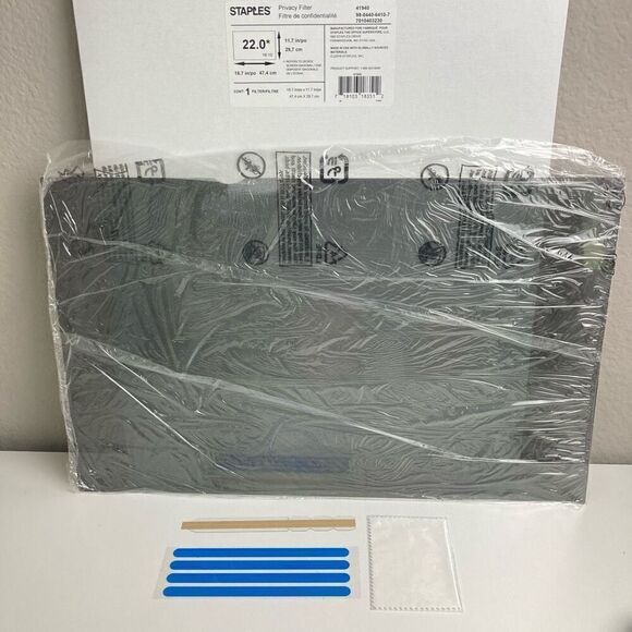 Staples Privacy Filter‎ for 22” Widescreen Monitor 16:10 11.7”x18.7” (41940) - Picture 3 of 5